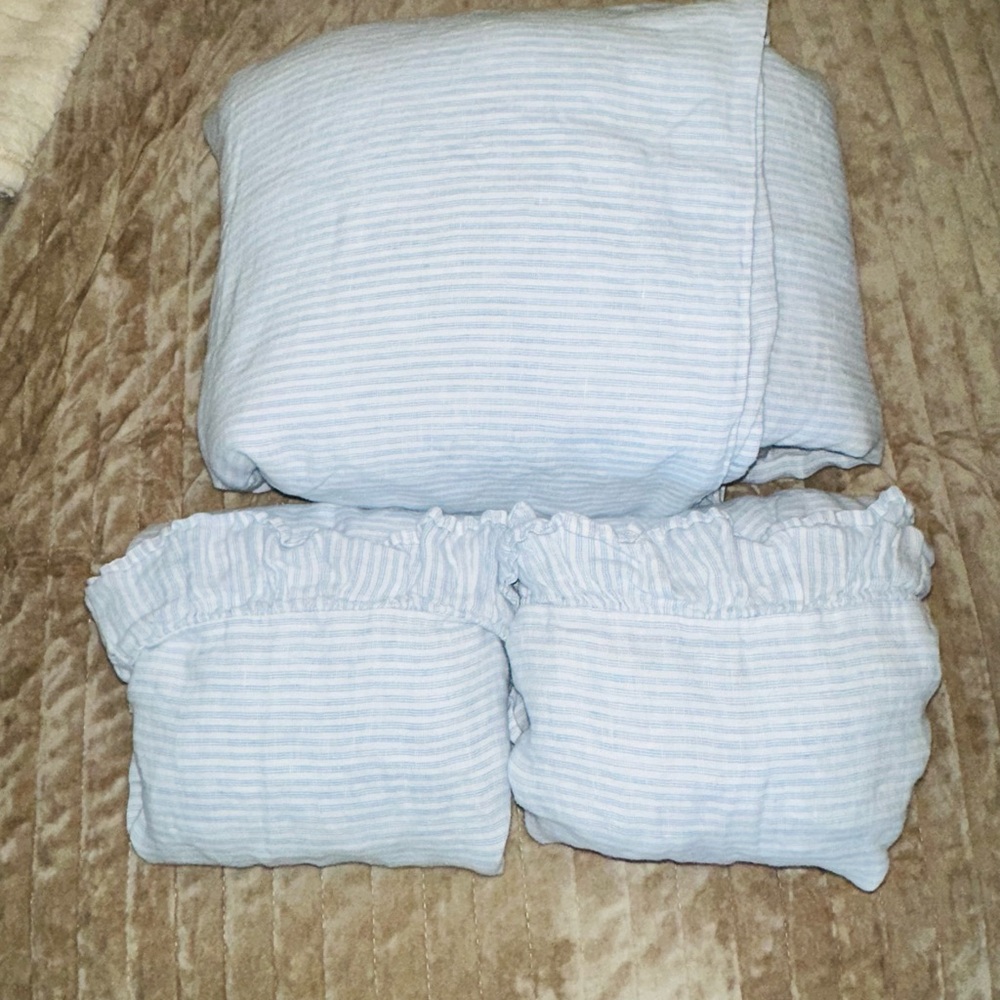 “The White Company” Striped Chambray & White linen Duvet+Shams